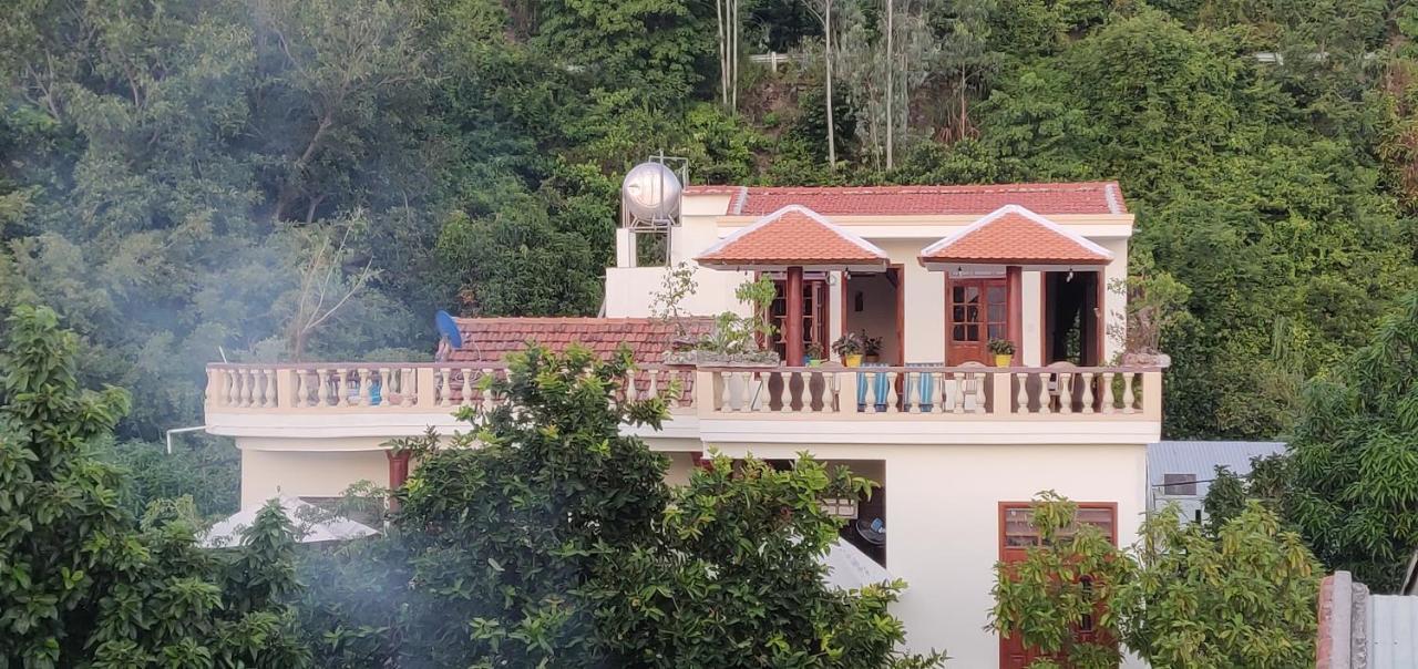 Ngo Khanh Homestay Tân Hiệ Exteriér fotografie